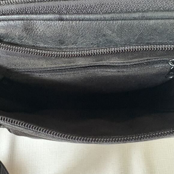 Fossil Black Leather Crossbody Bag - Picture 4 of 8